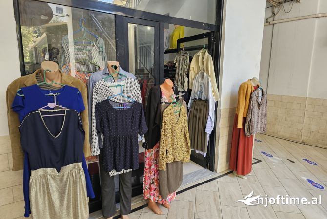 Ambient biznesi ne shitje 1+1 ne Tirane - 270,000 Leke