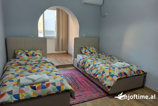 Shtepi me qera Apartament ne Tirane, 2+1, Mobilimi E mobiluar, Pagesa 500  Euro.