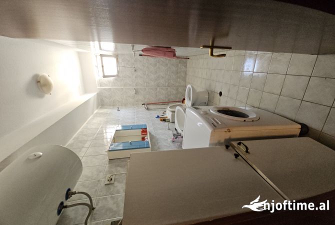 Shtepi me qera Apartament ne Tirane, 3+1, Mobilimi E mobiluar, Pagesa 70,000  Leke.