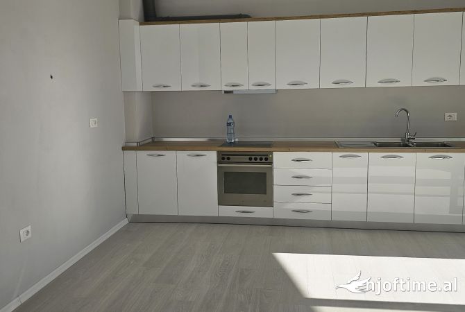 Shtepi me qera 2+1 ne Tirane - 62,500 Leke