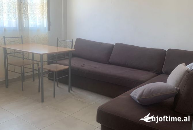Shtepi me qera Apartament ne Tirane, 1+1, Mobilimi E mobiluar, Pagesa 30,000  Leke.