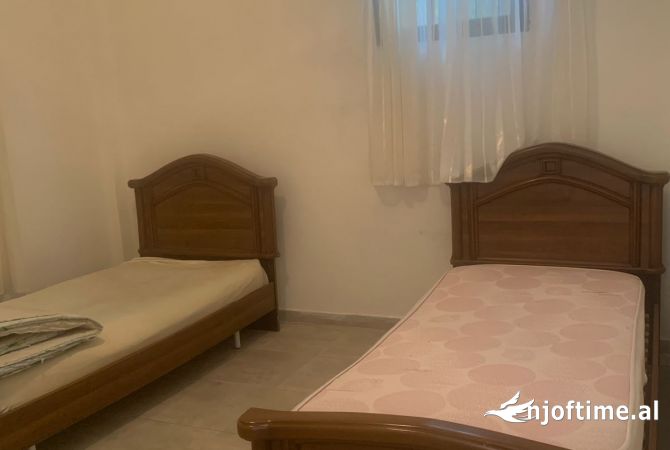 Shtepi me qera Apartament ne Tirane, 1+1, Mobilimi E mobiluar, Pagesa 30,000  Leke.