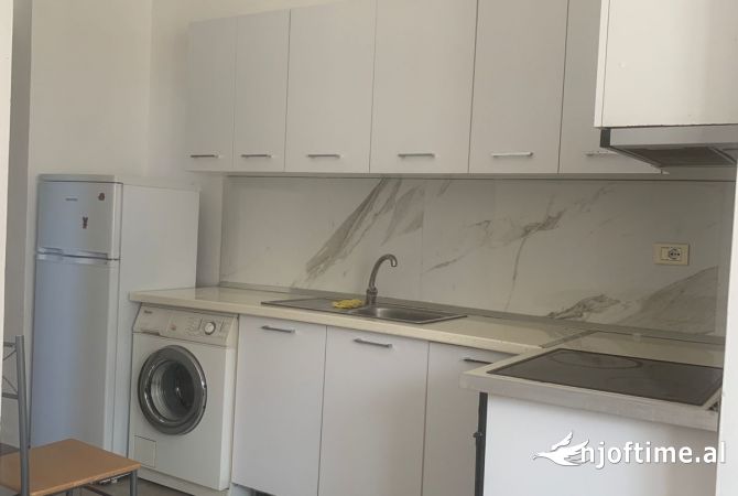 Shtepi me qera Apartament ne Tirane, 1+1, Mobilimi E mobiluar, Pagesa 30,000  Leke.