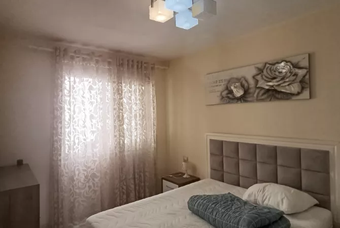 Shtepi me qera Apartament ne Tirane, 1+1, Mobilimi E mobiluar, Pagesa 420  Euro.