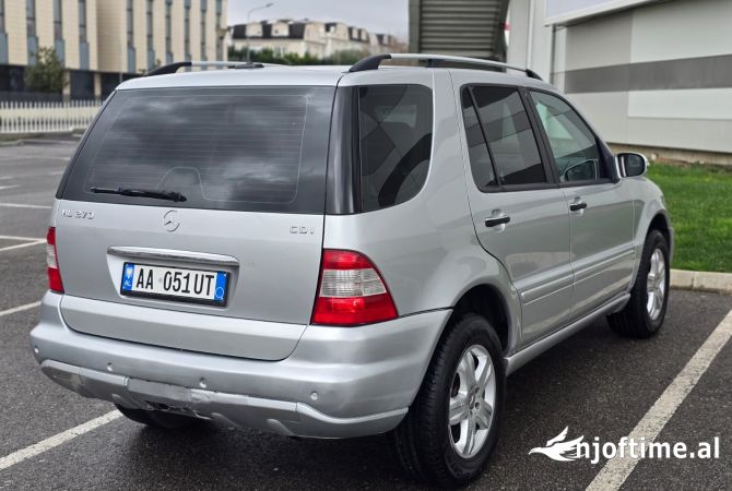 Makina ne shitje ne Tirane - 4,700 Euro