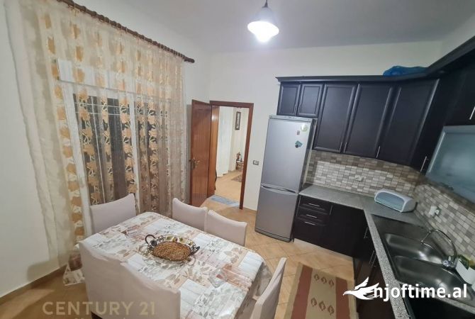 Shtepi me qera 2+1 ne Tirane - 450 Euro