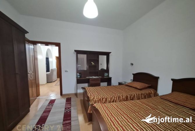 Shtepi me qera 2+1 ne Tirane - 450 Euro