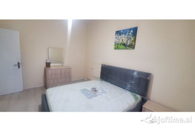 Shtepi me qera Apartament ne Tirane, 2+1, Mobilimi E mobiluar, Pagesa 500  Euro.