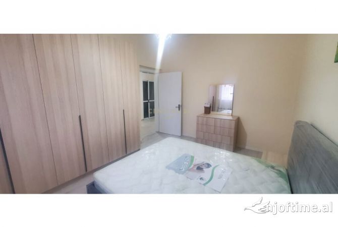 Shtepi me qera Apartament ne Tirane, 2+1, Mobilimi E mobiluar, Pagesa 500  Euro.