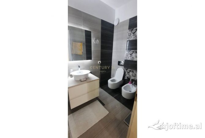 Shtepi ne shitje 3+1 ne Tirane - 250,000 Euro