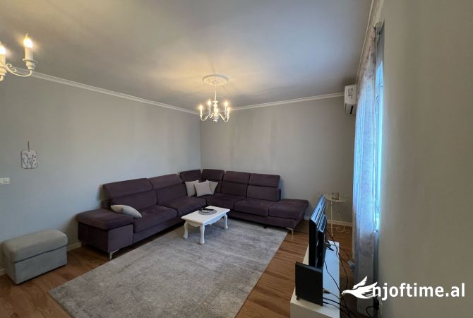 Shtepi me qera Apartament ne Tirane, 1+1, Mobilimi E mobiluar, Pagesa 600  Euro.