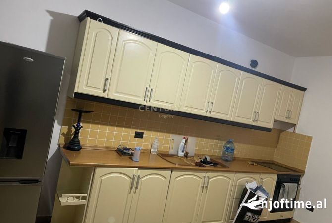 Shtepi me qera Apartament ne Tirane, 2+1, Mobilimi E mobiluar, Pagesa 430  Euro.