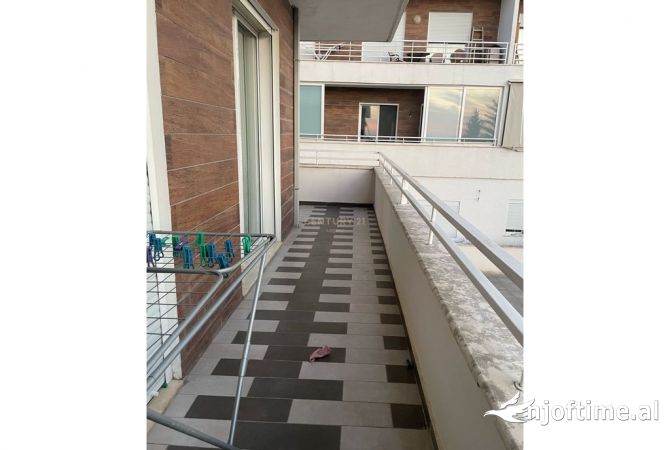 Shtepi me qera 2+1 ne Tirane - 430 Euro