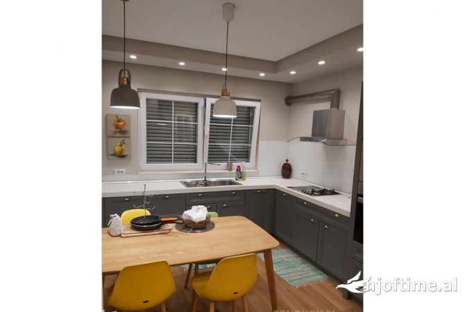 Shtepi me qera Apartament ne Tirane, 1+1, Mobilimi E mobiluar, Pagesa 650  Euro.