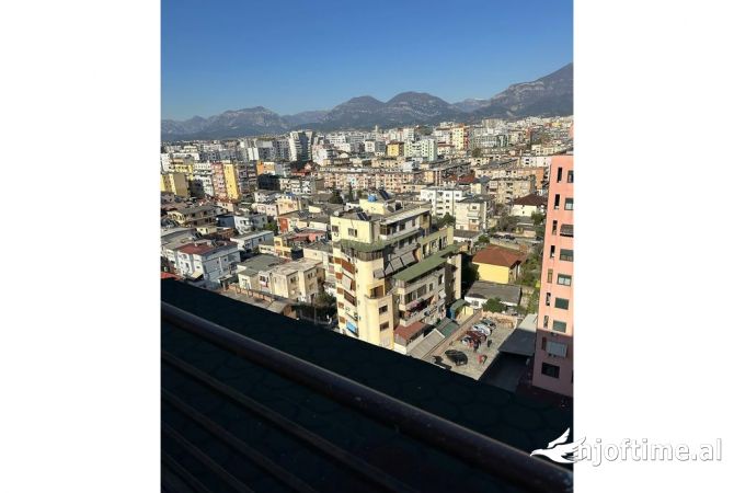 Shtepi ne shitje Apartament ne Tirane, 2+1, Mobilimi Bosh, pa mobiluar, Pagesa 175,000  Euro.