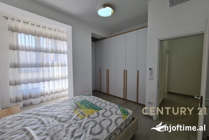 Shtepi me qera Apartament ne Tirane, 3+1, Mobilimi E mobiluar, Pagesa 700  Euro.