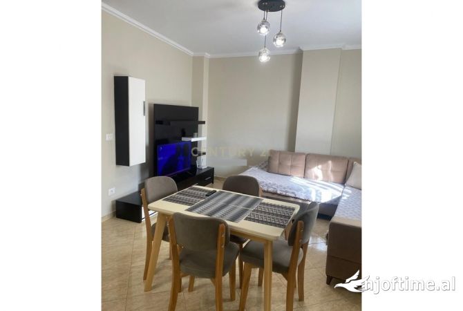 Shtepi ne shitje Apartament ne Tirane, 2+1, Mobilimi E mobiluar, Pagesa 165,000  Euro.