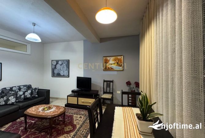 Shtepi ne shitje Apartament ne Tirane, 2+1, Mobilimi Pjeserisht e mobiluar, Pagesa 110,000  Euro.
