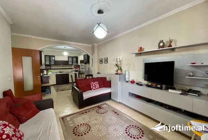 Shtepi me qera 1+1 ne Tirane - 420 Euro