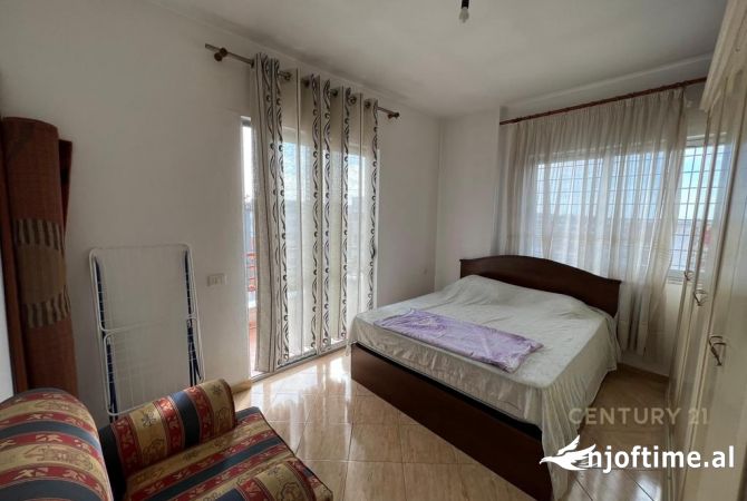 Shtepi me qera 2+1 ne Tirane - 370 Euro