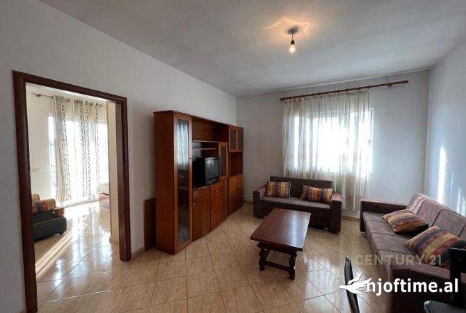 Shtepi me qera Apartament ne Tirane, 2+1, Mobilimi E mobiluar, Pagesa 370  Euro.