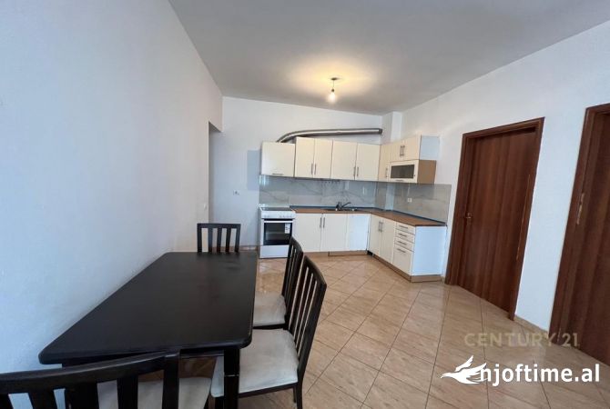 Shtepi me qera 2+1 ne Tirane - 370 Euro