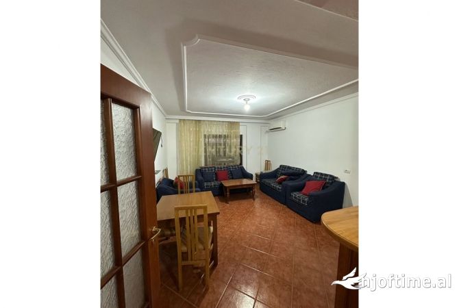 Shtepi me qera Apartament ne Tirane, 2+1, Mobilimi E mobiluar, Pagesa 450  Euro.