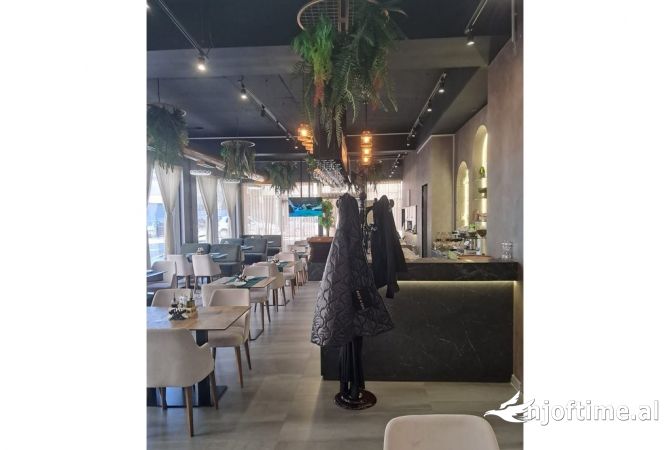 Ambiente Commerciale in Vendita 2+1 a Tirana - 75,000 Euro