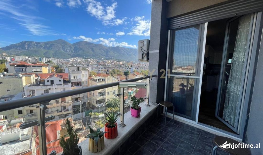 Shtepi ne shitje Apartament ne Tirane, 2+1, Mobilimi E mobiluar, Pagesa 220,000  Euro.