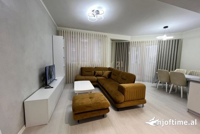 Shtepi me qera Apartament ne Tirane, 2+1, Mobilimi E mobiluar, Pagesa 750  Euro.