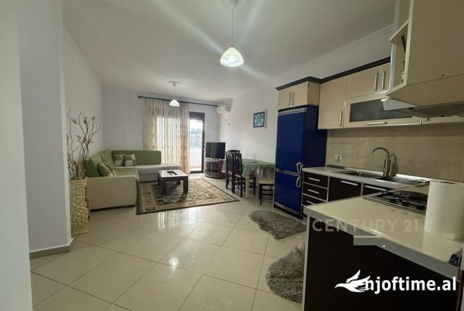 Shtepi me qera Apartament ne Tirane, 2+1, Mobilimi E mobiluar, Pagesa 500  Euro.