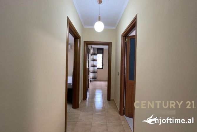 Shtepi me qera Apartament ne Tirane, 2+1, Mobilimi E mobiluar, Pagesa 800  Euro.