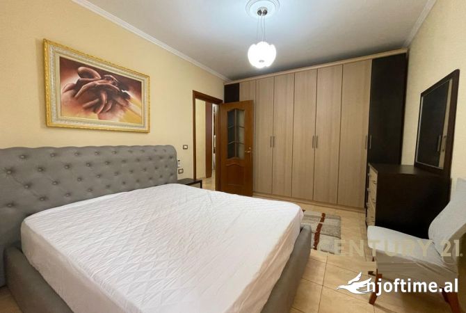 Shtepi me qera Apartament ne Tirane, 2+1, Mobilimi E mobiluar, Pagesa 800  Euro.