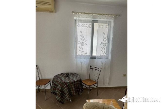 Shtepi me qera Apartament ne Tirane, Garsoniere, Mobilimi E mobiluar, Pagesa 280  Euro.