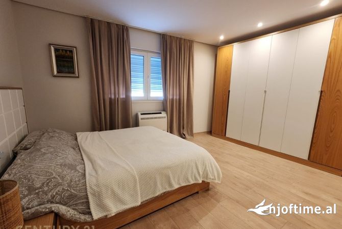 Shtepi me qera Apartament ne Tirane, 3+1, Mobilimi E mobiluar, Pagesa 900  Euro.