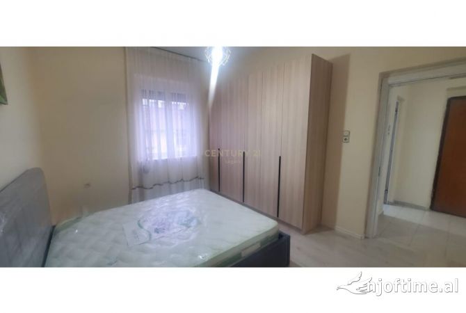 Shtepi me qera Apartament ne Tirane, 2+1, Mobilimi E mobiluar, Pagesa 470  Euro.