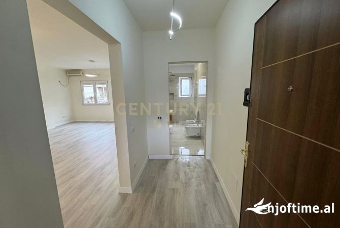 Shtepi ne shitje Apartament ne Tirane, 2+1, Mobilimi Bosh, pa mobiluar, Pagesa 162,000  Euro.