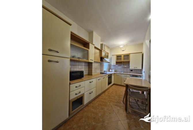 Shtepi me qera 1+1 ne Tirane - 700 Euro