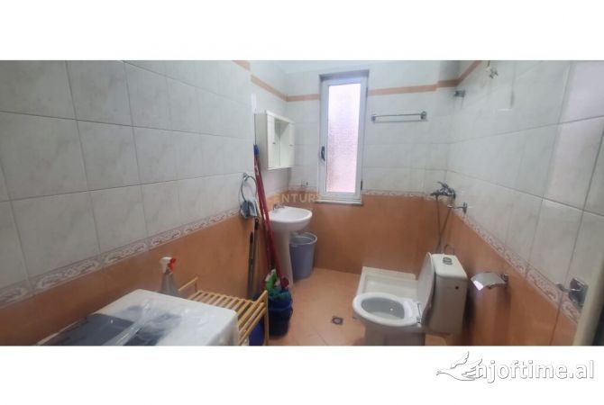 Shtepi me qera 2+1 ne Tirane - 470 Euro