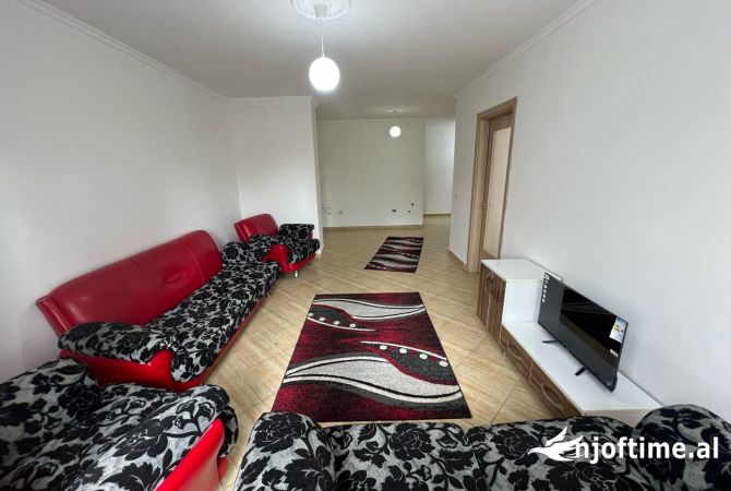 Shtepi ne shitje Apartament ne Tirane, 1+1, Mobilimi E mobiluar, Pagesa 89,000  Euro.