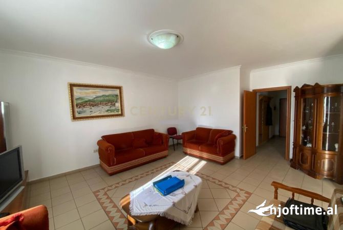 Shtepi ne shitje Apartament ne Tirane, 2+1, Mobilimi E mobiluar, Pagesa 310,000  Euro.