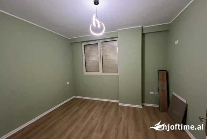 Shtepi me qera Apartament ne Tirane, 2+1, Mobilimi E mobiluar, Pagesa 400  Euro.