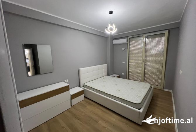 Shtepi me qera 2+1 ne Tirane - 400 Euro