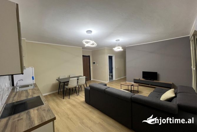 Shtepi me qera Apartament ne Tirane, 2+1, Mobilimi E mobiluar, Pagesa 400  Euro.