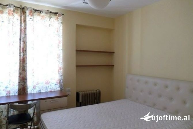Shtepi me qera 5+1 ne Tirane - 1,000 Euro