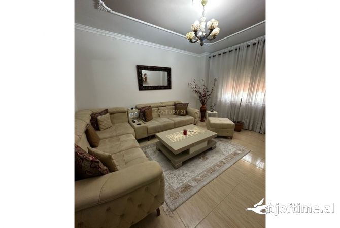 Shtepi me qera 2+1 ne Tirane - 800 Euro