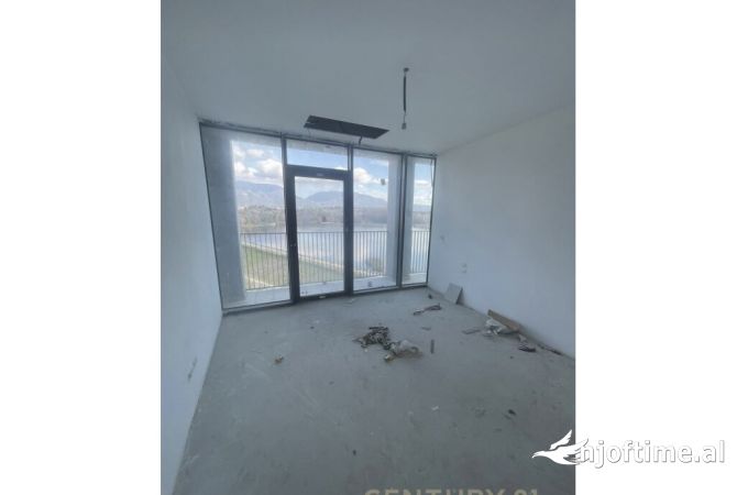 Shtepi me qera 2+1 ne Tirane - 3,000 Euro