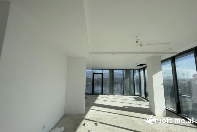 Shtepi me qera Apartament ne Tirane, 2+1, Mobilimi Bosh, pa mobiluar, Pagesa 3,000  Euro.