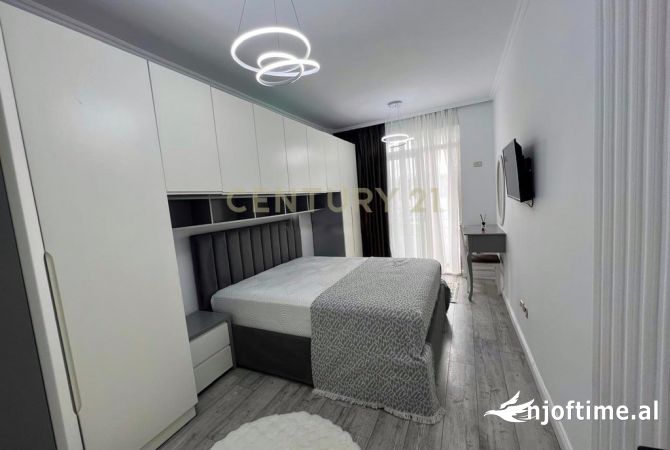 Shtepi ne shitje Apartament ne Tirane, 2+1, Mobilimi E mobiluar, Pagesa 133,000  Euro.