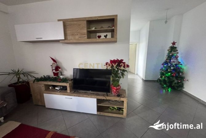 Shtepi me qera 2+1 ne Tirane - 400 Euro